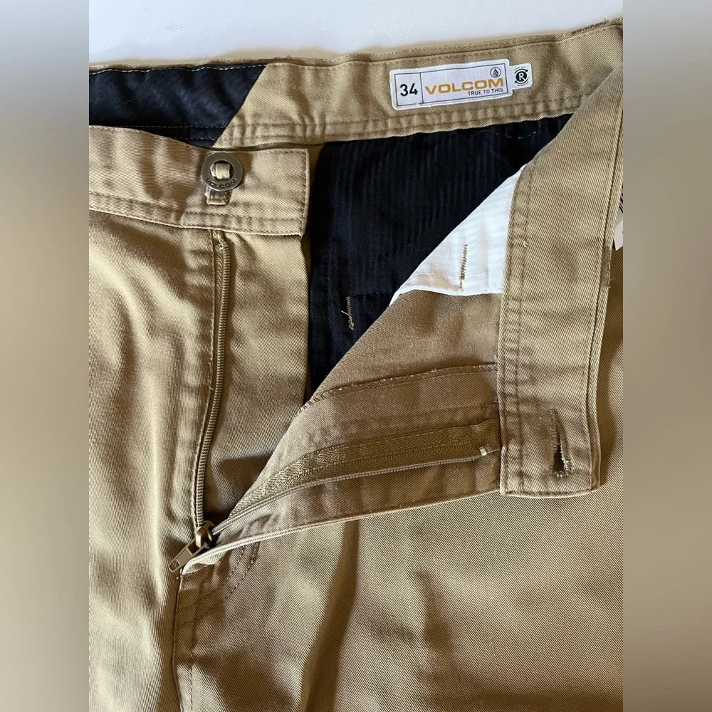 Mens Volcom True to This Khaki Chino Flat Front Shorts Size 34 11
